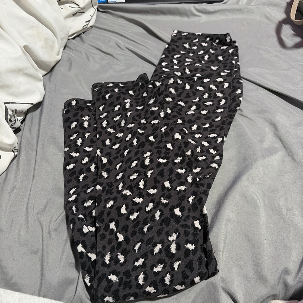 Aerie Black and White Animal Print Leggings